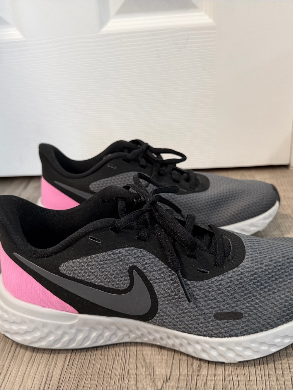 Nike Women's Gray & Pink Training Sneakers